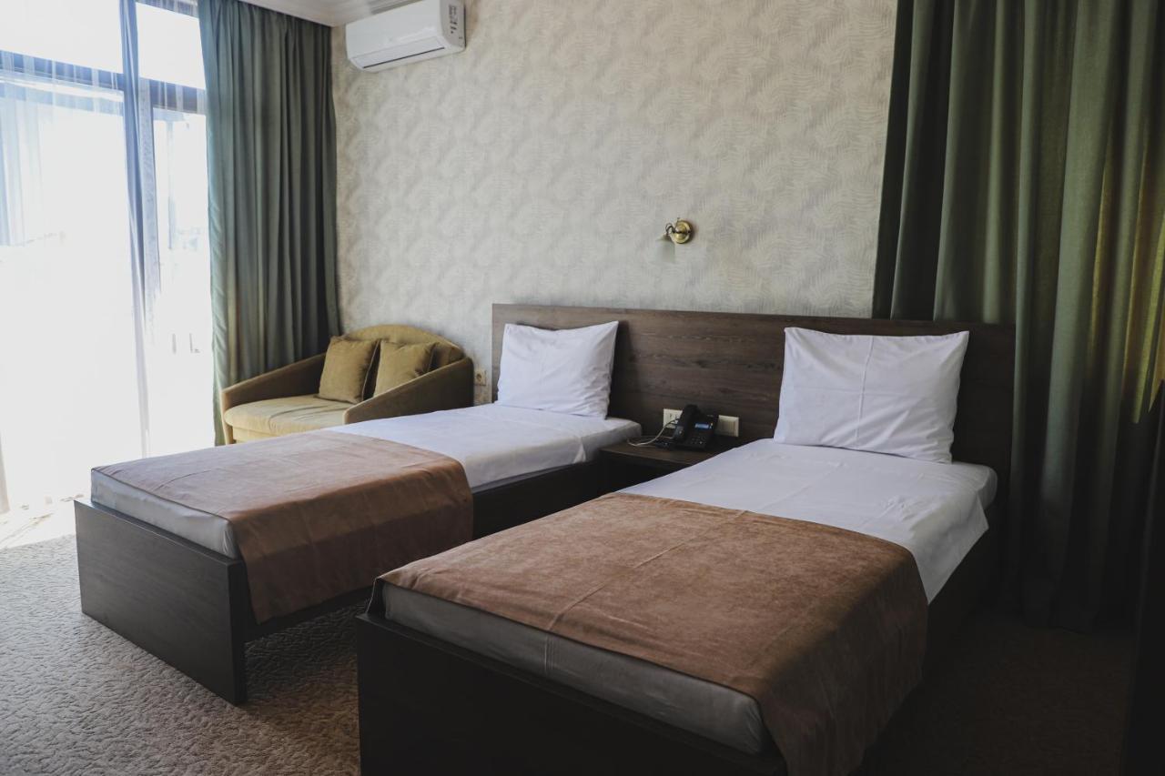 Old Garden Hotel Batumi Ngoại thất bức ảnh