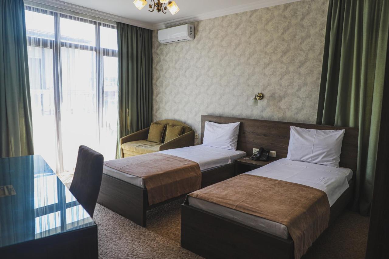 Old Garden Hotel Batumi Ngoại thất bức ảnh
