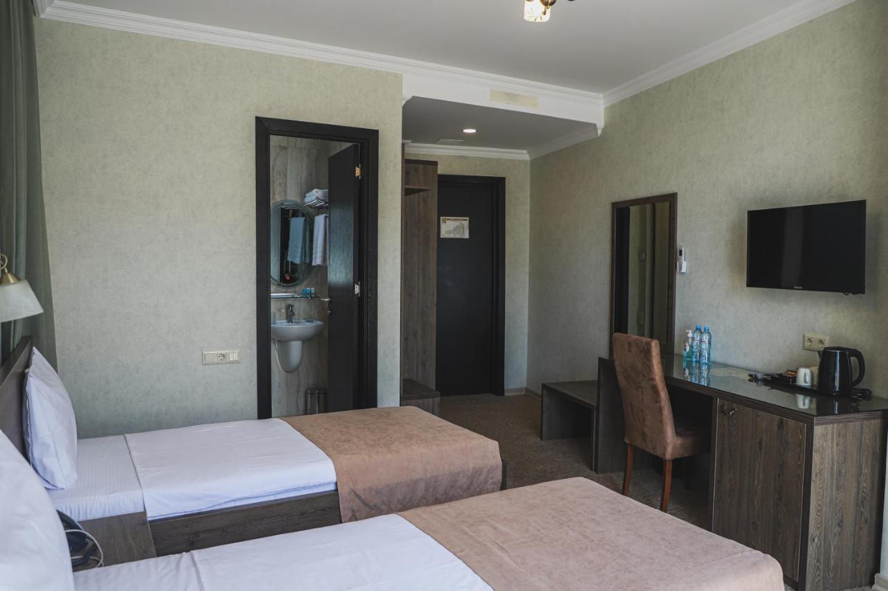 Old Garden Hotel Batumi Ngoại thất bức ảnh