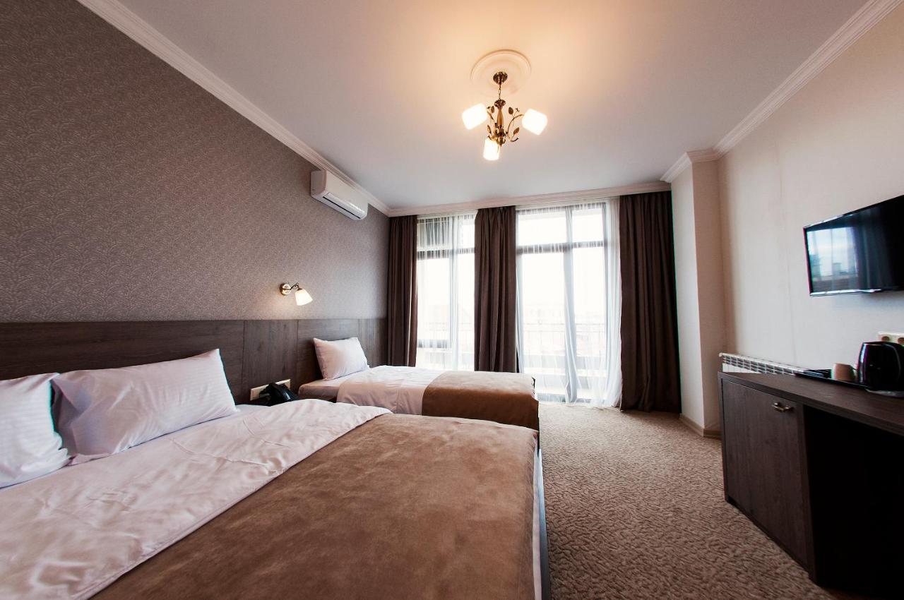 Old Garden Hotel Batumi Ngoại thất bức ảnh