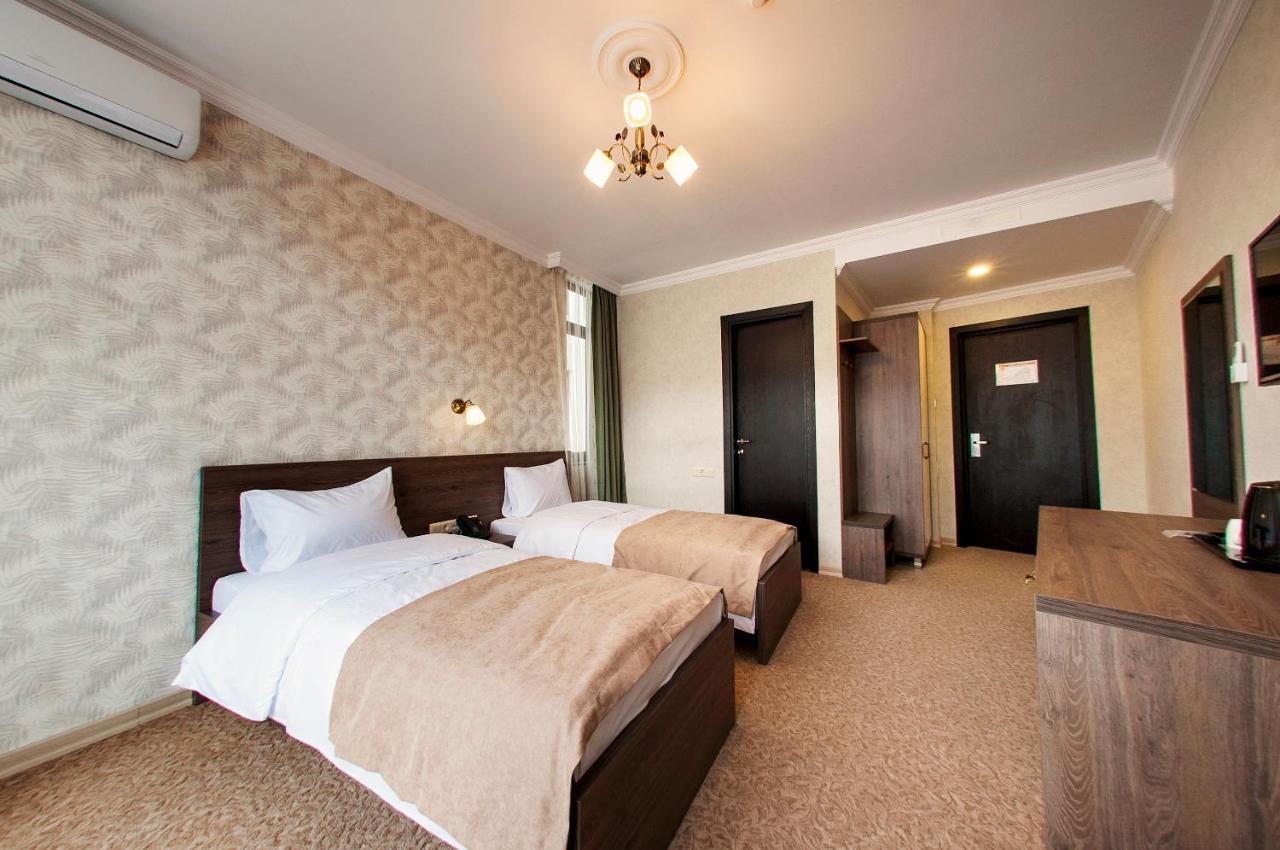 Old Garden Hotel Batumi Ngoại thất bức ảnh