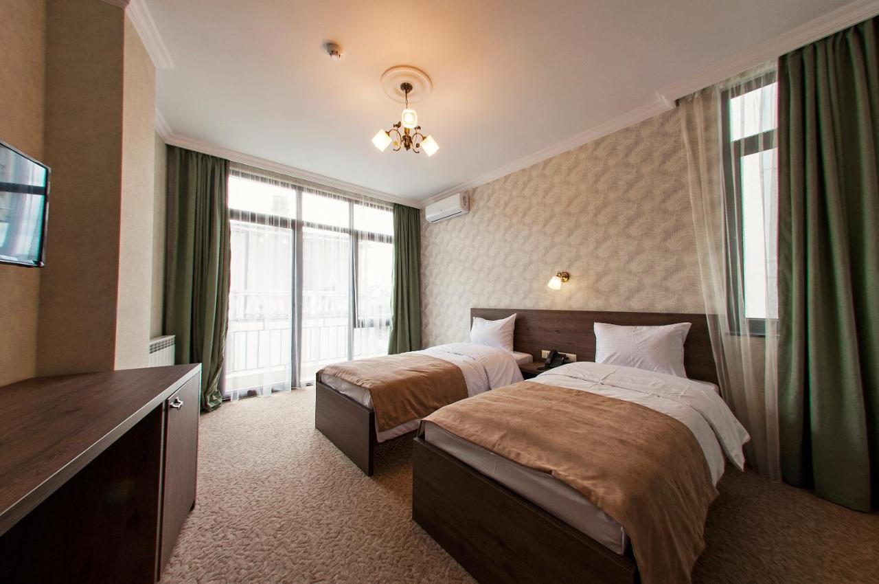 Old Garden Hotel Batumi Ngoại thất bức ảnh