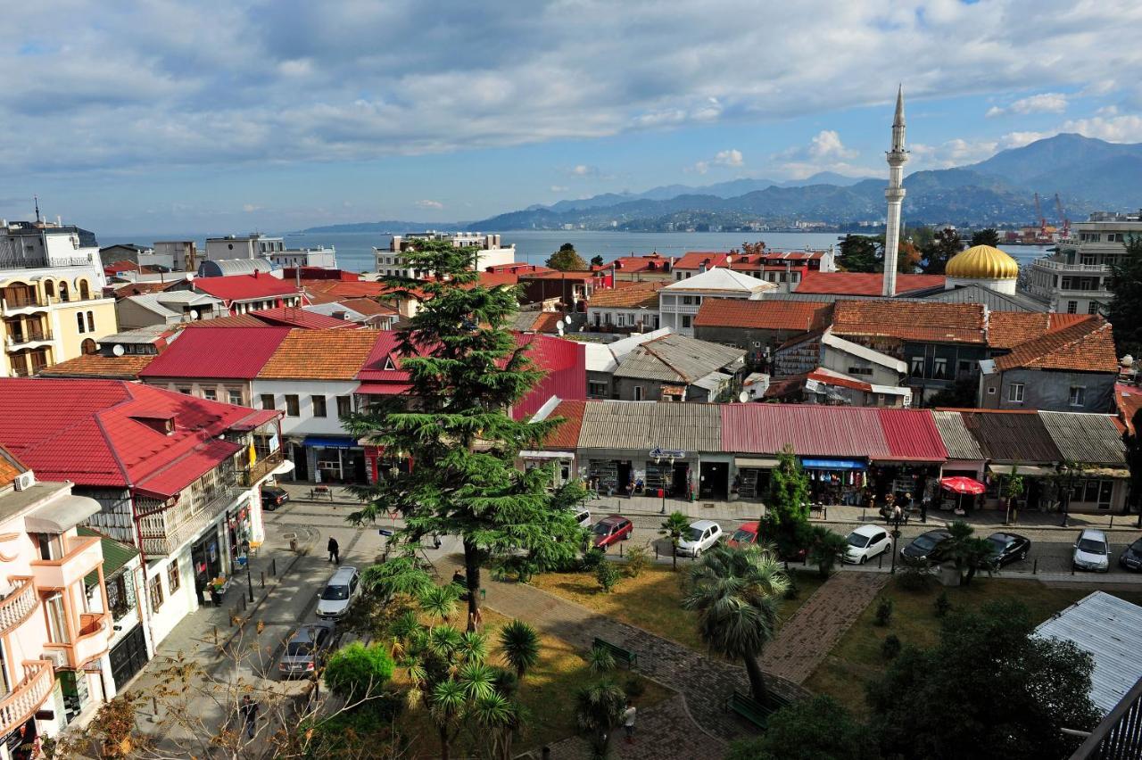 Old Garden Hotel Batumi Ngoại thất bức ảnh