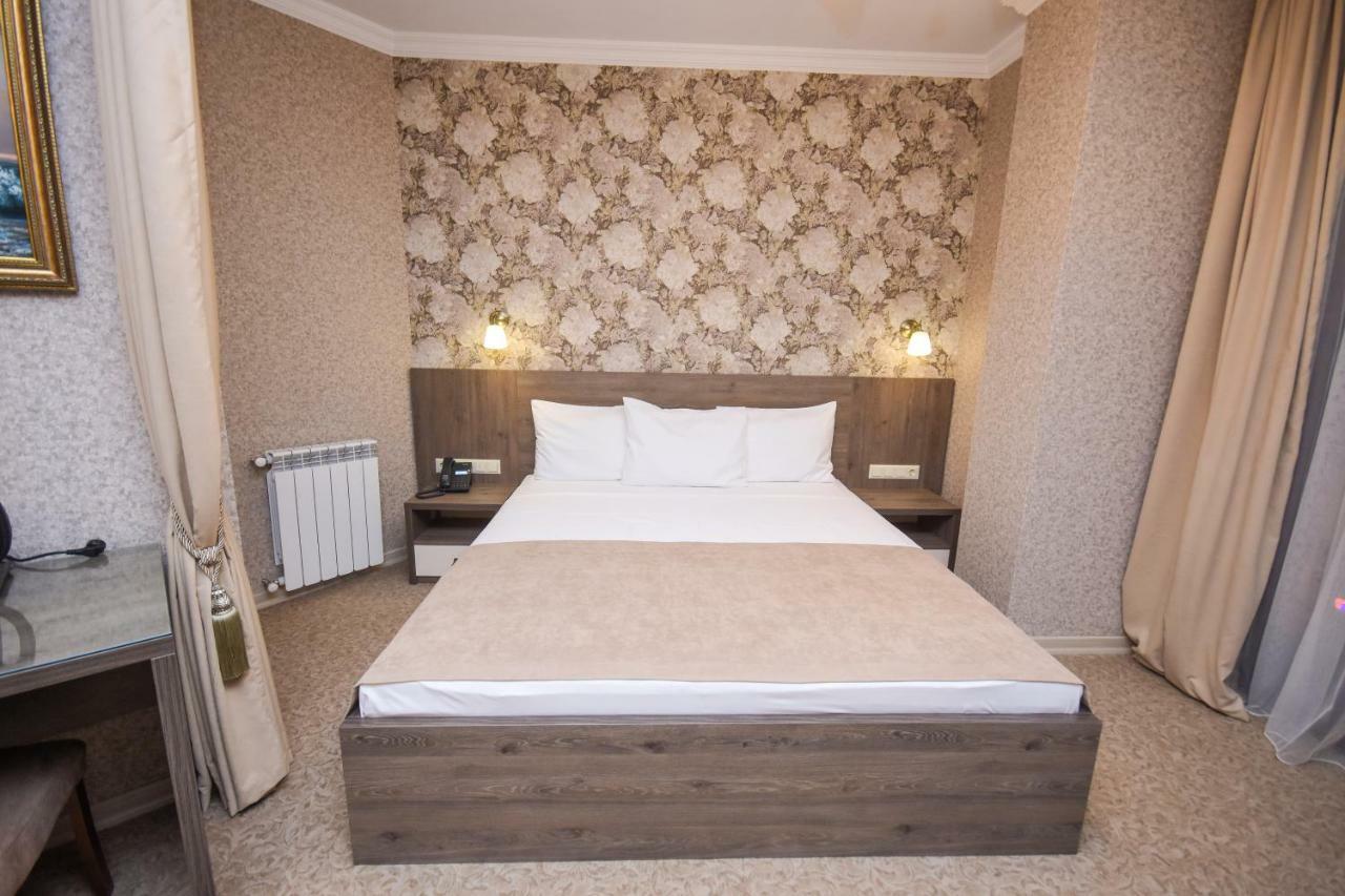 Old Garden Hotel Batumi Ngoại thất bức ảnh
