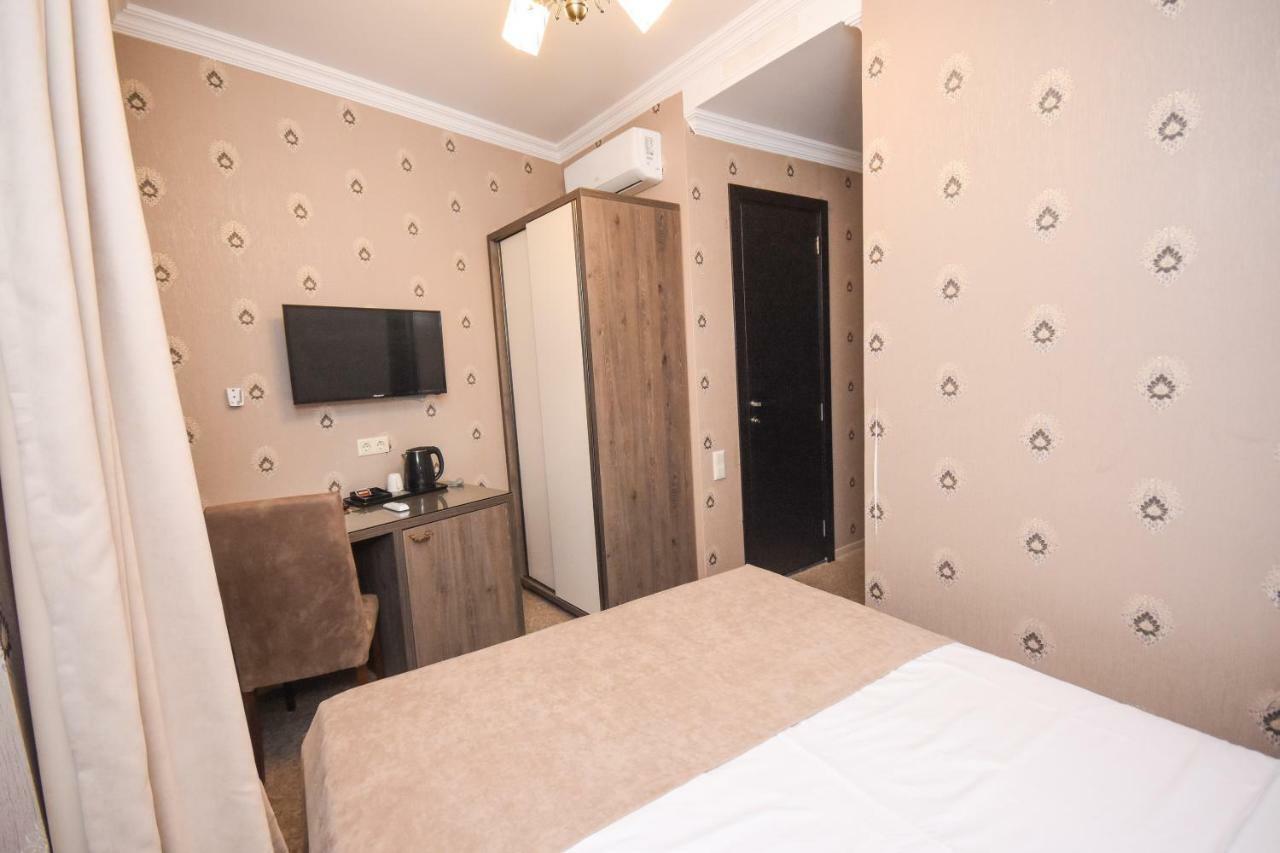 Old Garden Hotel Batumi Ngoại thất bức ảnh