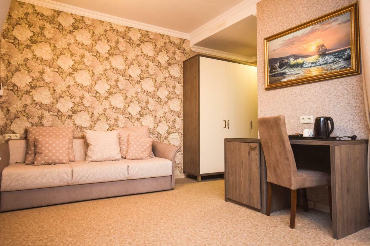 Old Garden Hotel Batumi Ngoại thất bức ảnh