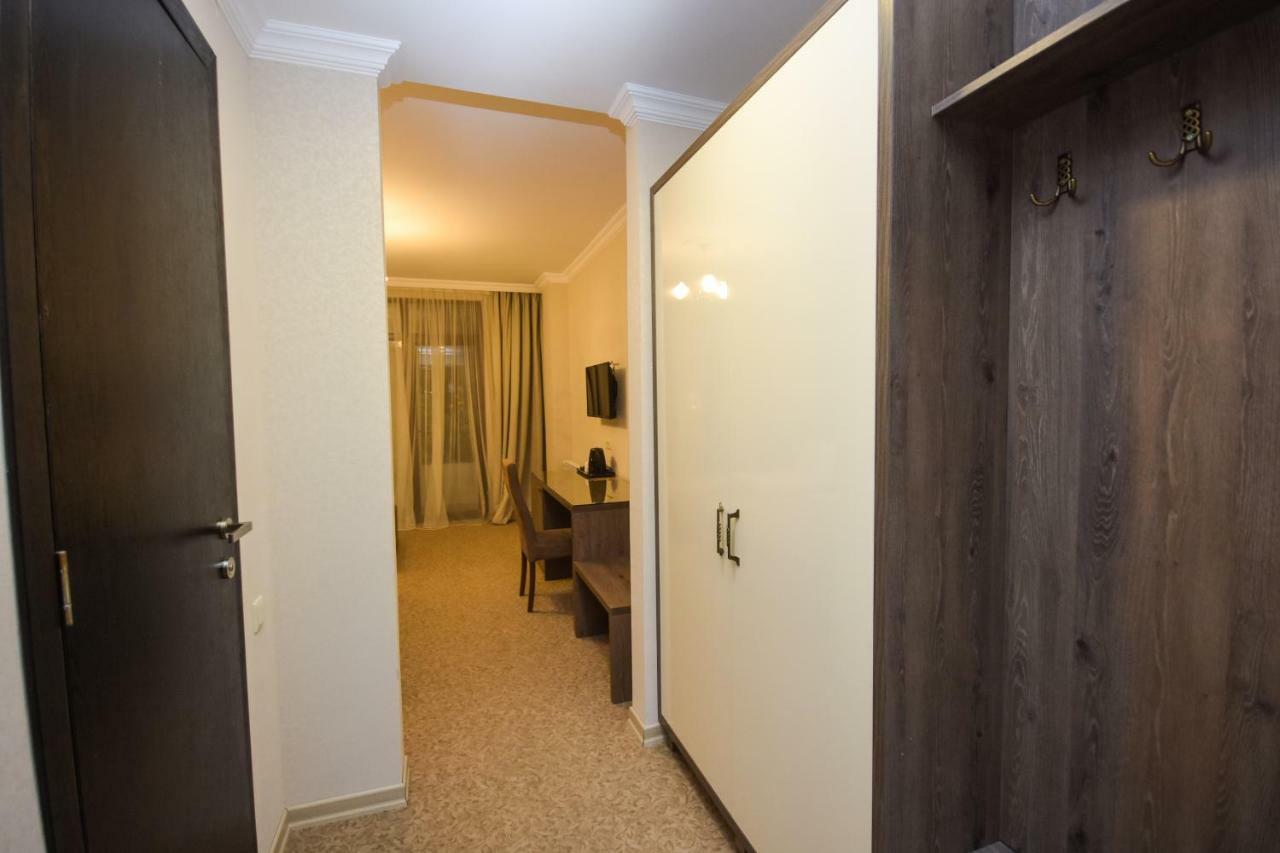 Old Garden Hotel Batumi Ngoại thất bức ảnh