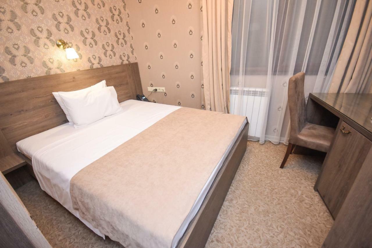 Old Garden Hotel Batumi Ngoại thất bức ảnh