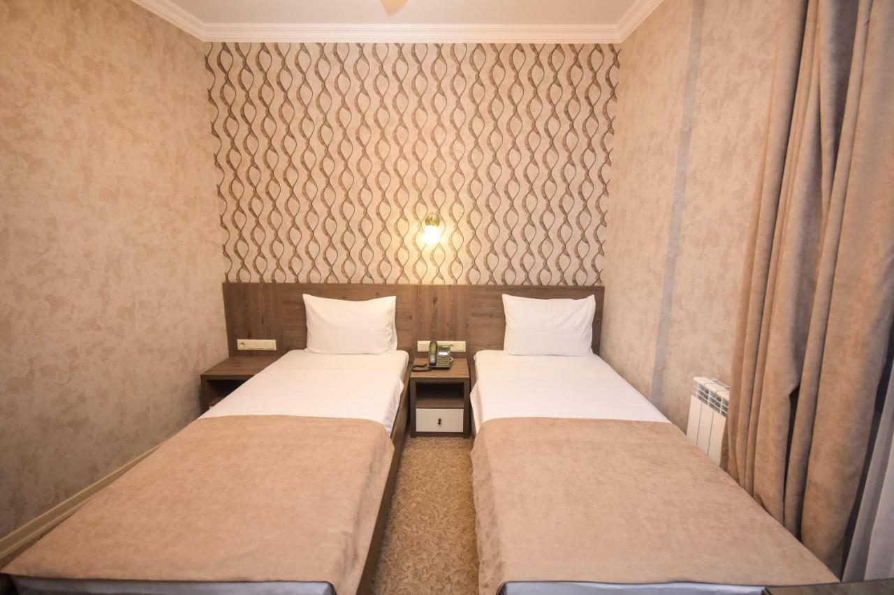 Old Garden Hotel Batumi Ngoại thất bức ảnh